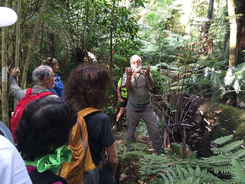 John Staniland with enthralled participants. (Hua Dai)